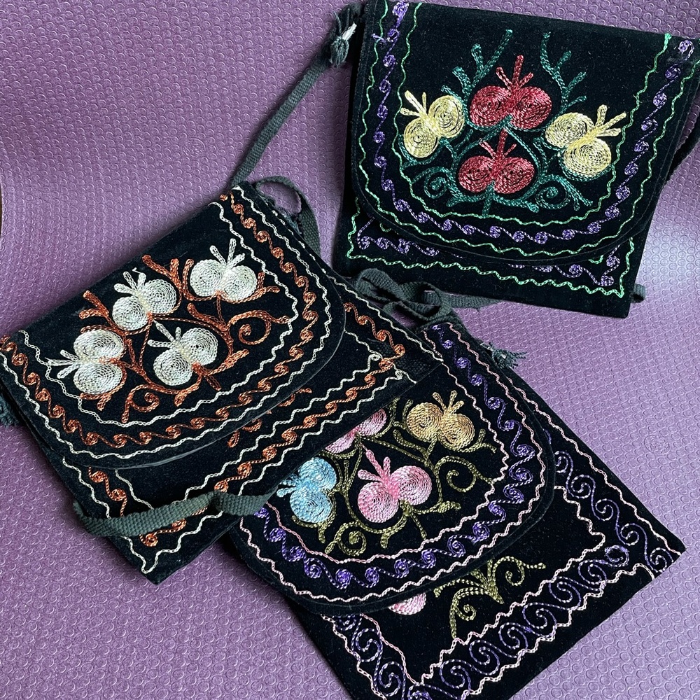 Shoulder bags